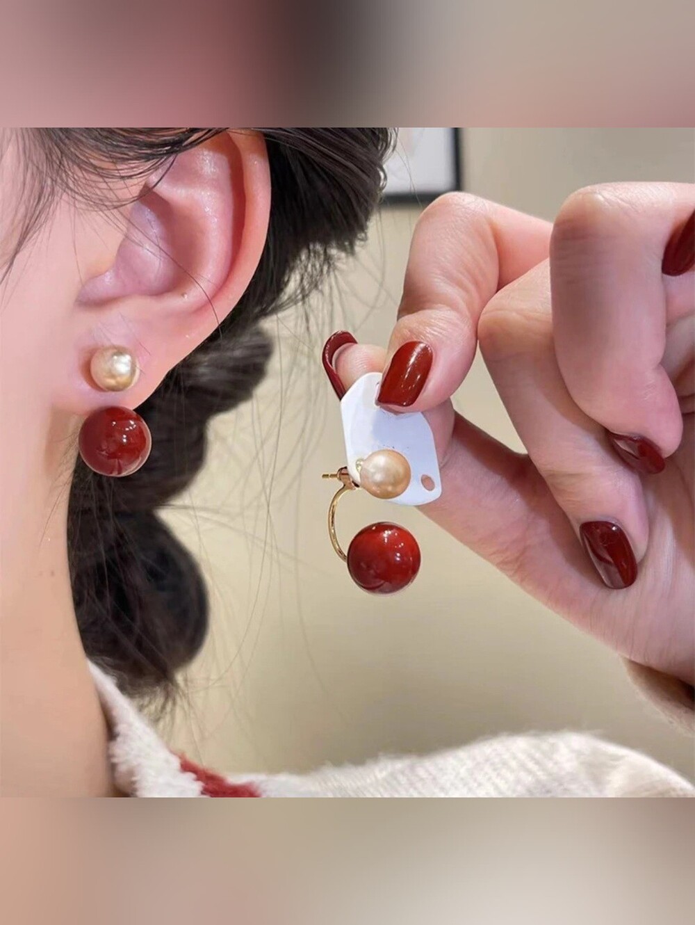 Elegant Pearl  Red-White color Hoop Earrings Gold Tone Vintage Fashion Jewelry